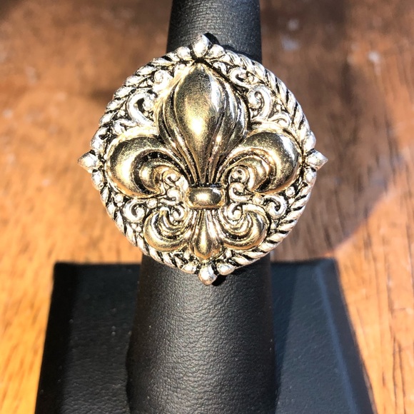 Silver Plaque with Gold Fleur de Lis center Ring - Picture 9 of 10